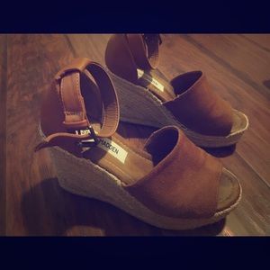 Not used any more, I’m just cleaning my closet.